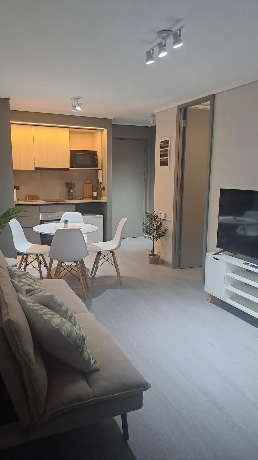 A pasos de Movistar Arena, estacionamiento incluido en Santiago - Cabaña para 4 personas