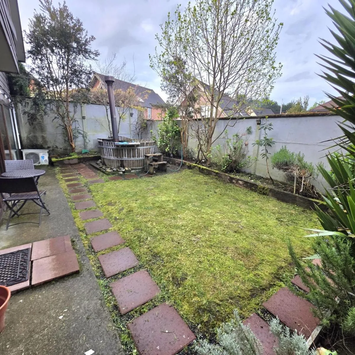 Acogedora Casa con Tinaja y Jacuzzi y RENT A CAR en Puerto Varas - Cabaña para 6 personas