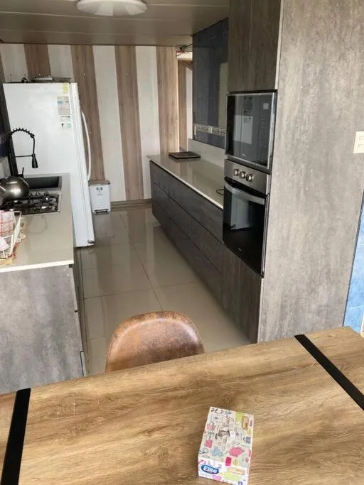 Agradable casa en parcela con piscina y vista al mar - Foto 2