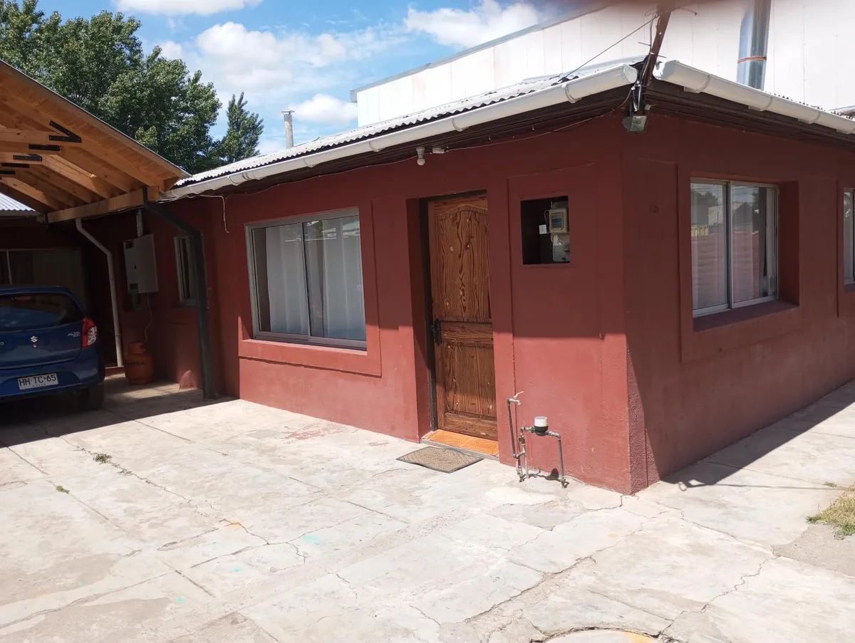 Amplio alojamiento vacacional ubicado a 500 metros de la plaza y a 5 minutos de la ruta del vino - Foto 4