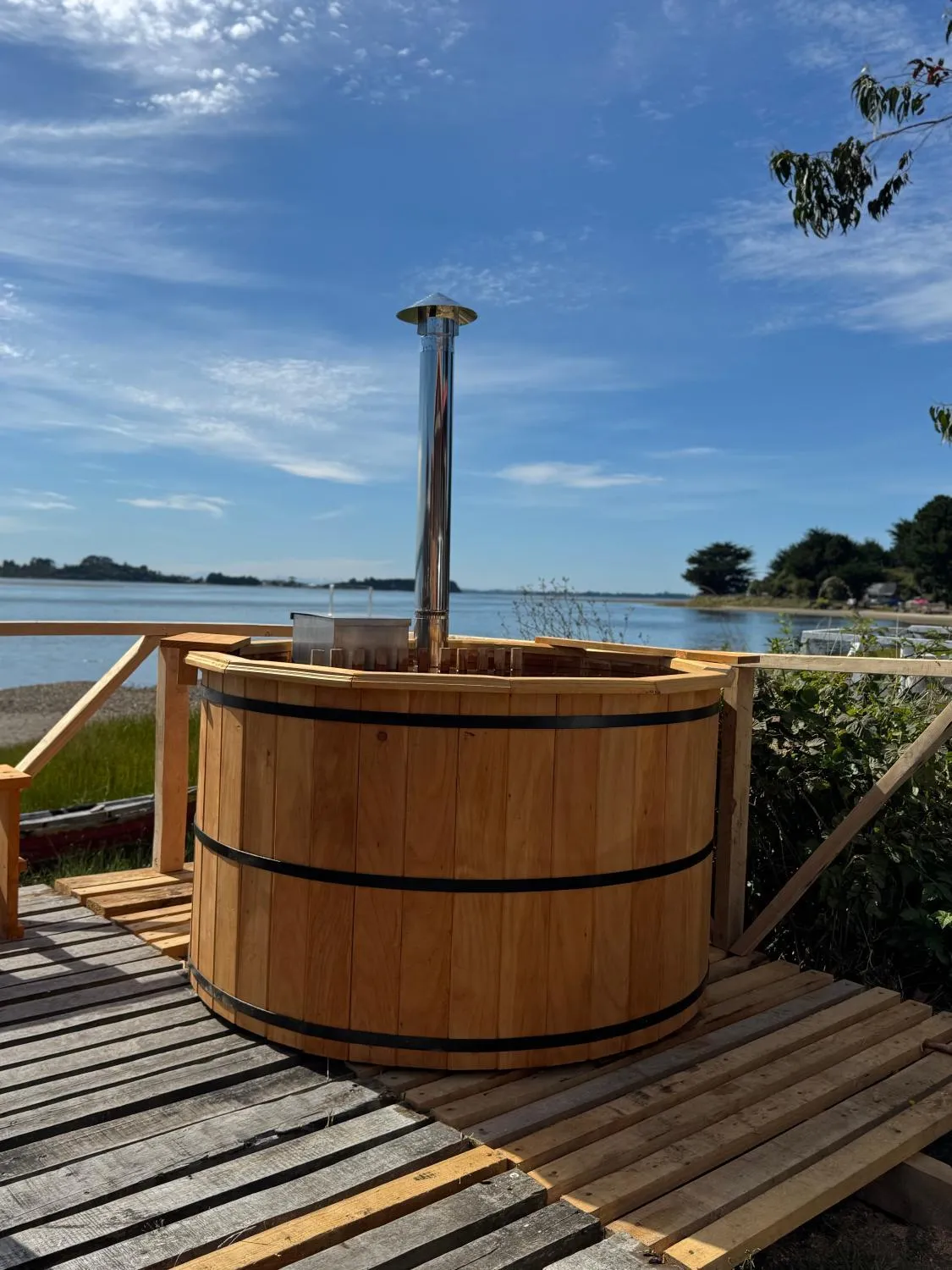 Cabañas y Tinajas Rio Quenuir - Foto 2